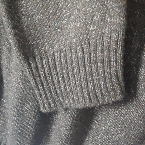 Olive Green (tweed speckle) Crew Neck Sweater Size Medium by Hollister - Picture 5 of 7